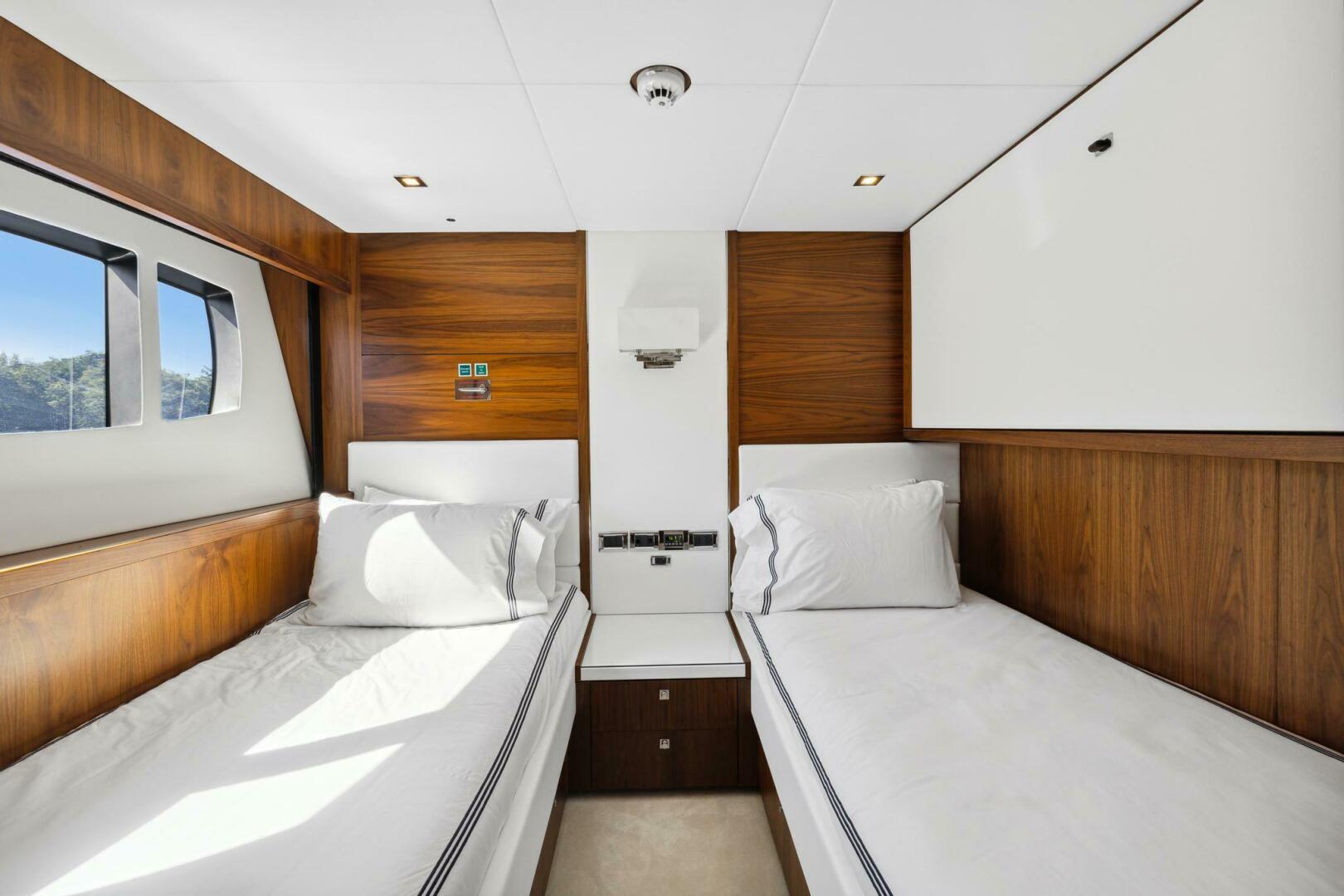 Slide: The Image of Sunseeker 34M 2011 - 4032006