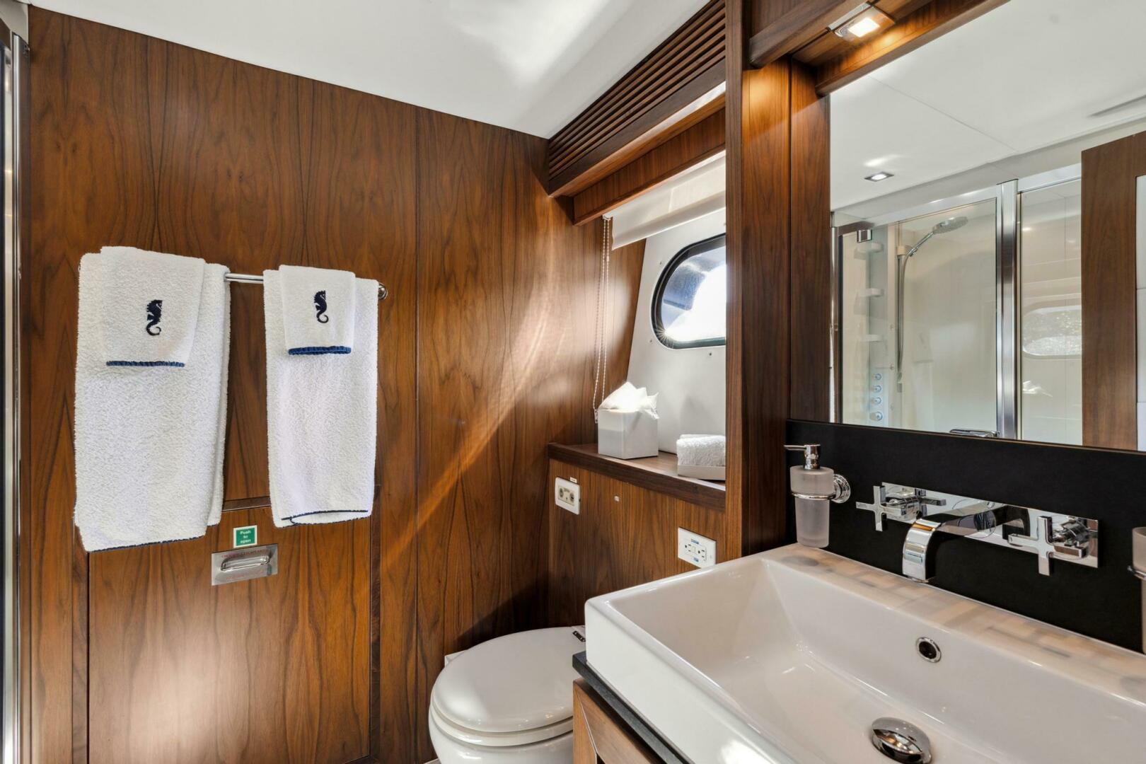 Slide: The Image of Sunseeker 34M 2011 - 4032011