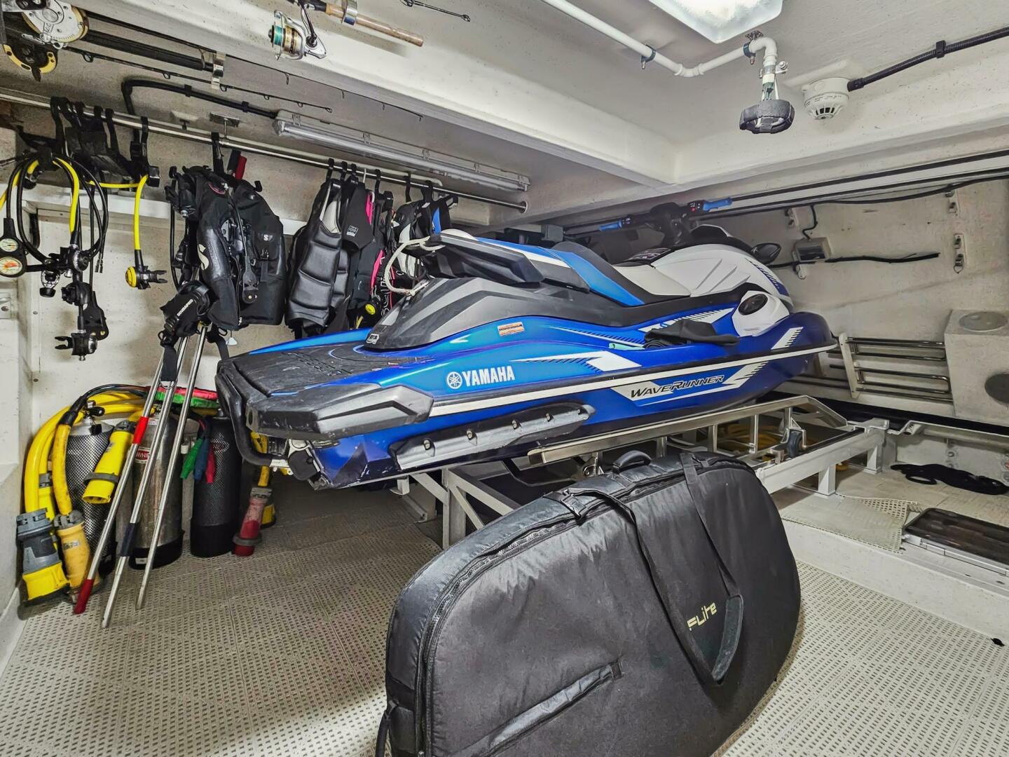 Slide: The Image of Sunseeker 34M 2011 - 4032015