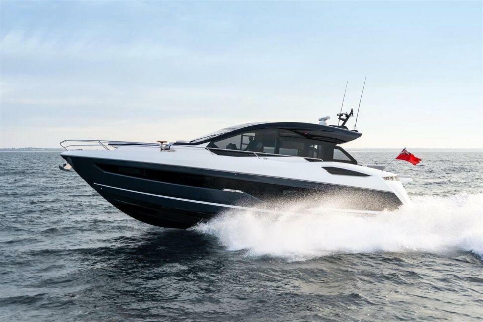 Slide: The Image of Sunseeker 55 Predator 2025 - 4775009
