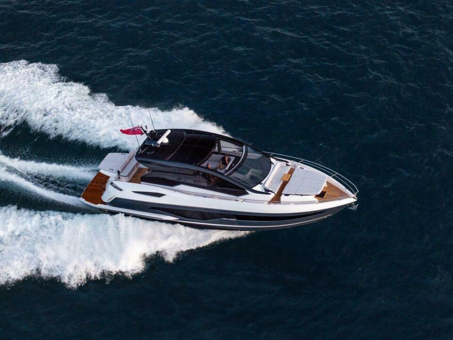 Slide: The Image of Sunseeker 55 Predator 2025 - 4775019