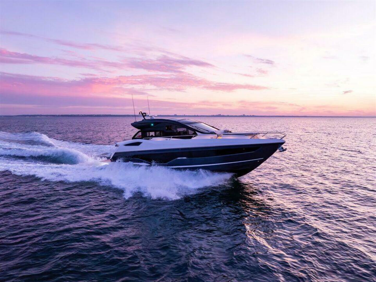 Slide: The Image of Sunseeker 55 Predator 2025 - 4775020
