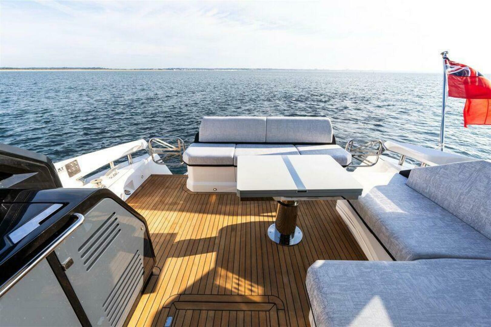 Slide: The Image of Sunseeker 55 Predator 2025 - 4775024