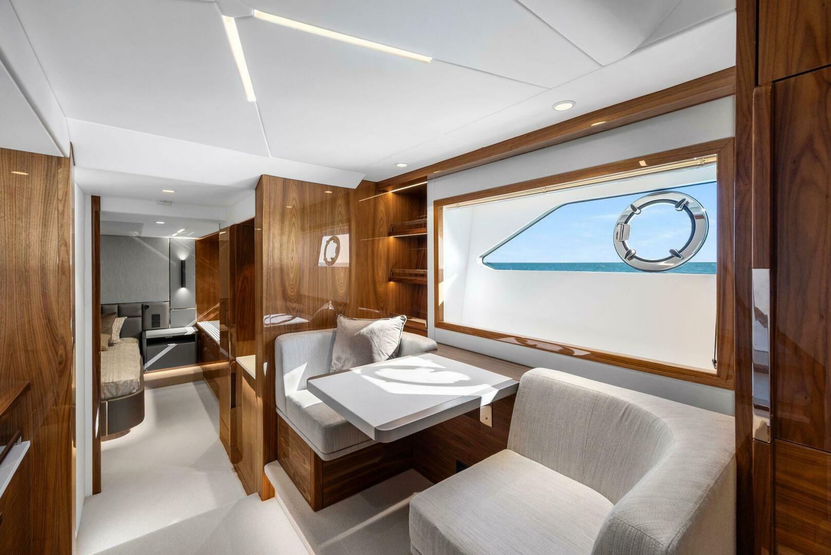 Slide: The Image of Sunseeker 68 Manhattan 2024 - 4427225