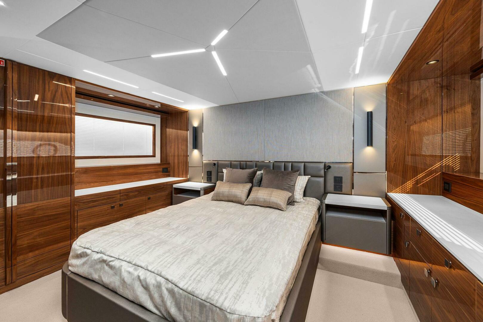 Slide: The Image of Sunseeker 68 Manhattan 2024 - 4427221