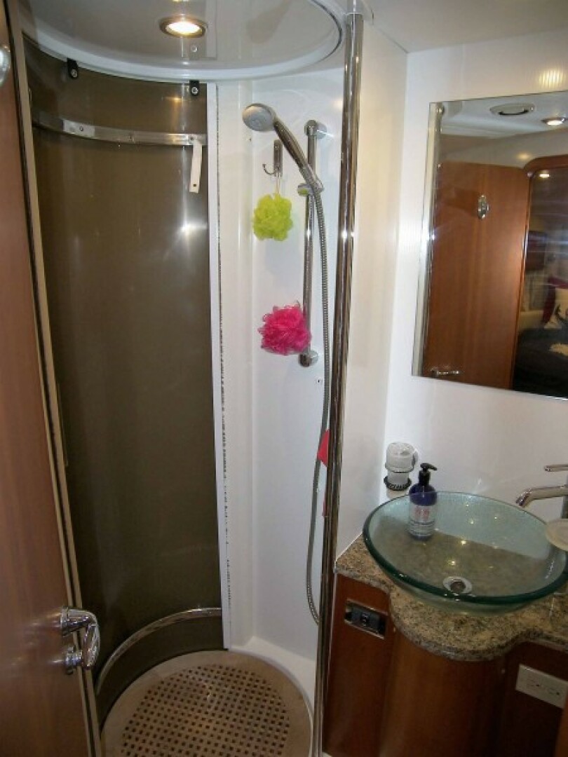 Slide: The Image of Guest Shower And Washbasin - 4573730