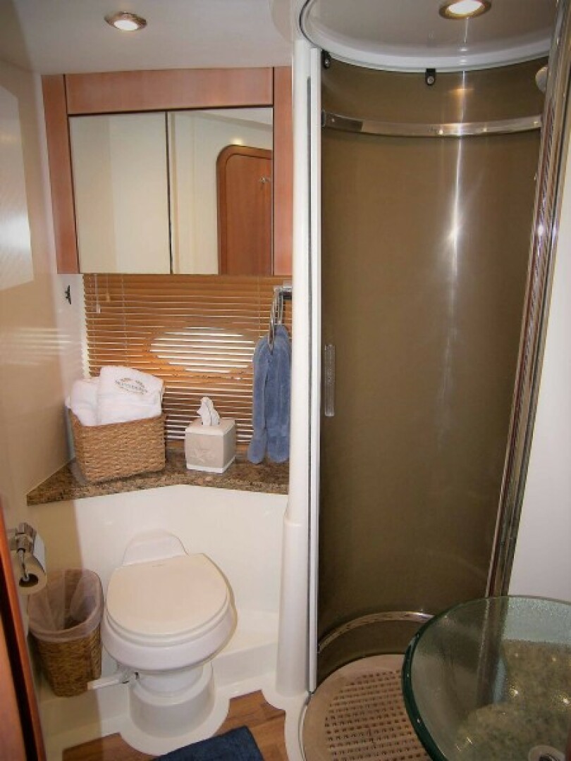 Slide: The Image of Guest Head And Shower - 4573731