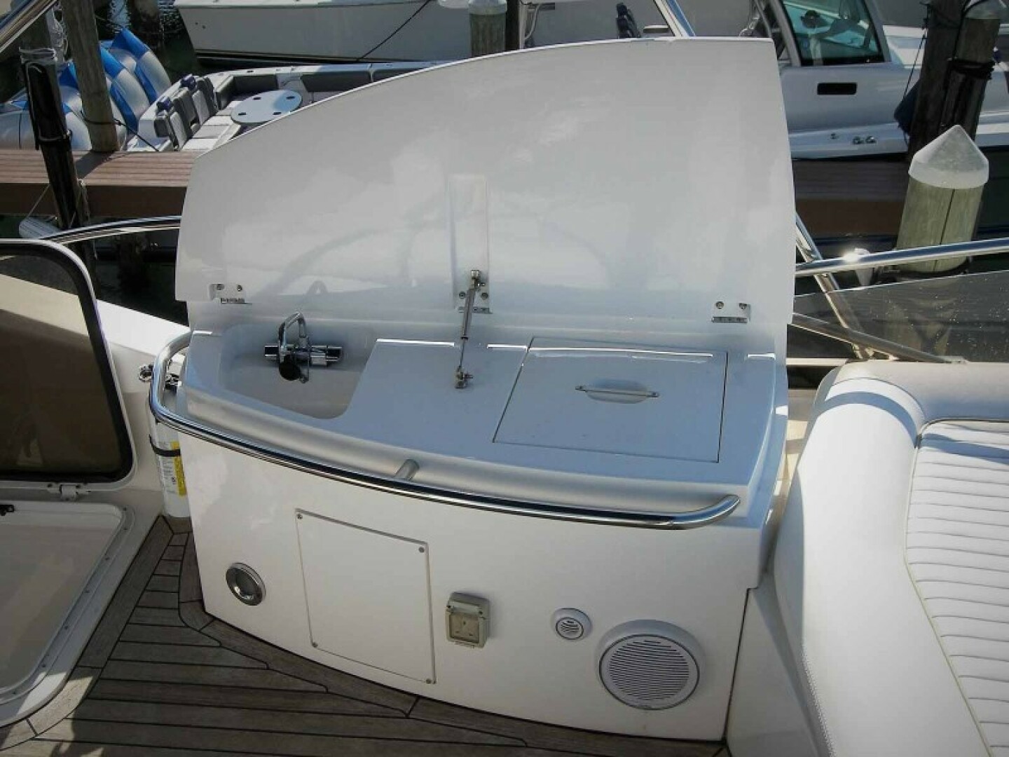 Slide: The Image of Flybridge Wetbar - 4573737