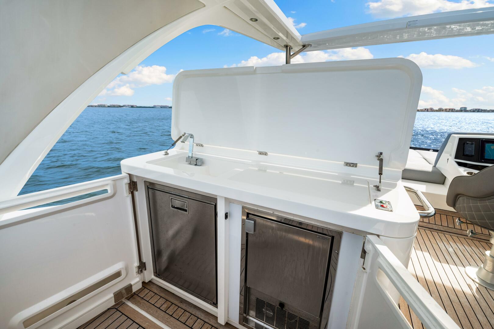 Slide: The Image of Sunseeker Manhattan 55 2021 - 4855445