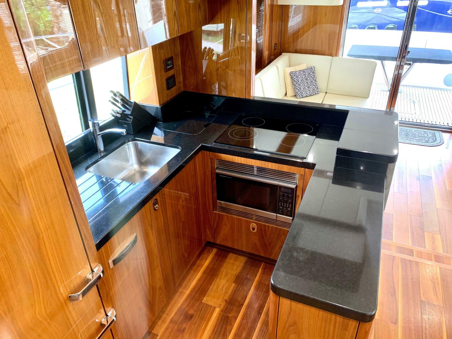 Slide: The Image of Sunseeker Manhattan 65 2016 - 3756016