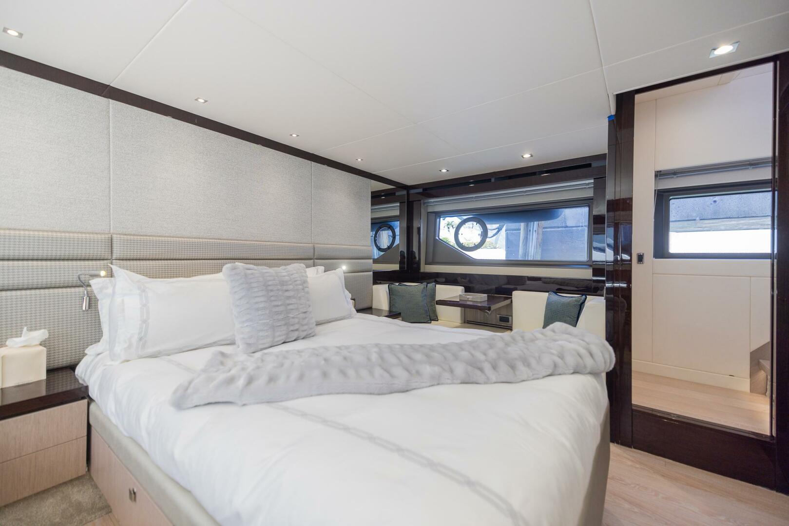 Slide: The Image of Sunseeker Manhattan 66 2019 - 4317303