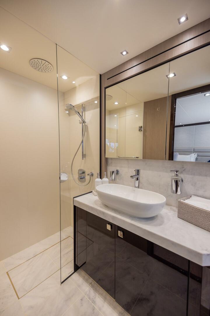 Slide: The Image of Sunseeker Manhattan 66 2019 - 4317305
