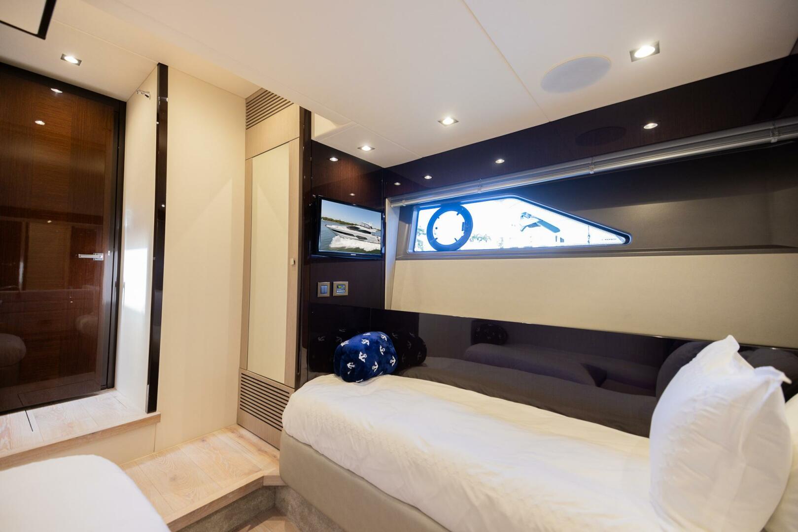 Slide: The Image of Sunseeker Manhattan 66 2019 - 4317312