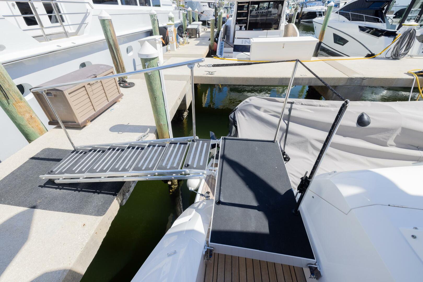 Slide: The Image of Sunseeker Manhattan 66 2019 - 4317315