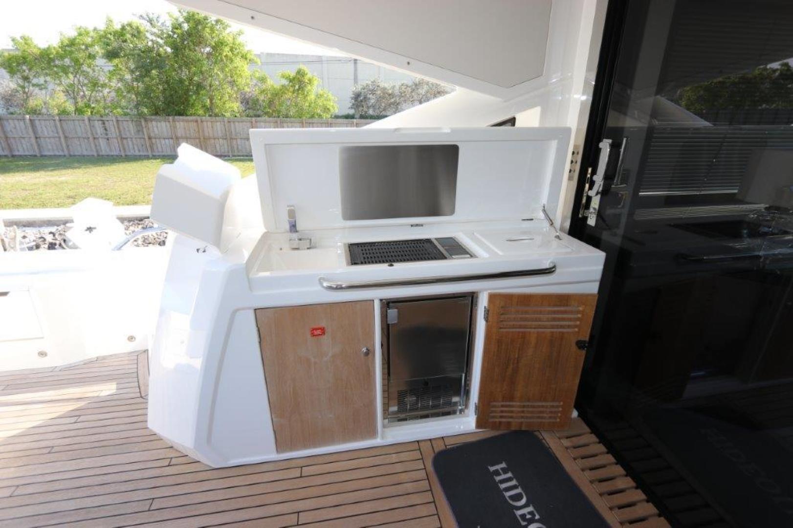 Slide: The Image of Sunseeker Predator 2018 - 1545698