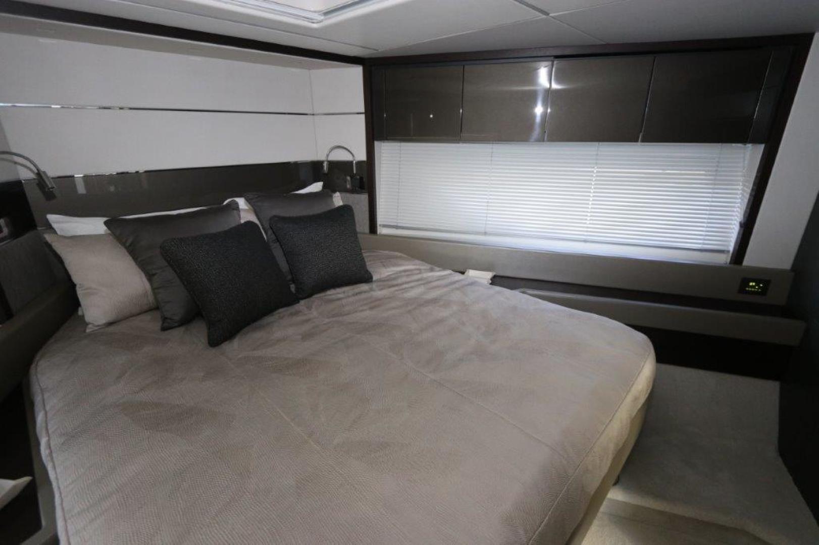 Slide: The Image of Sunseeker Predator 2018 - 1545717