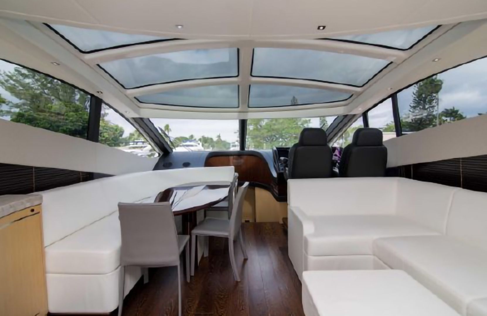 Slide: The Image of Sunseeker Predator 2018 - 1563372