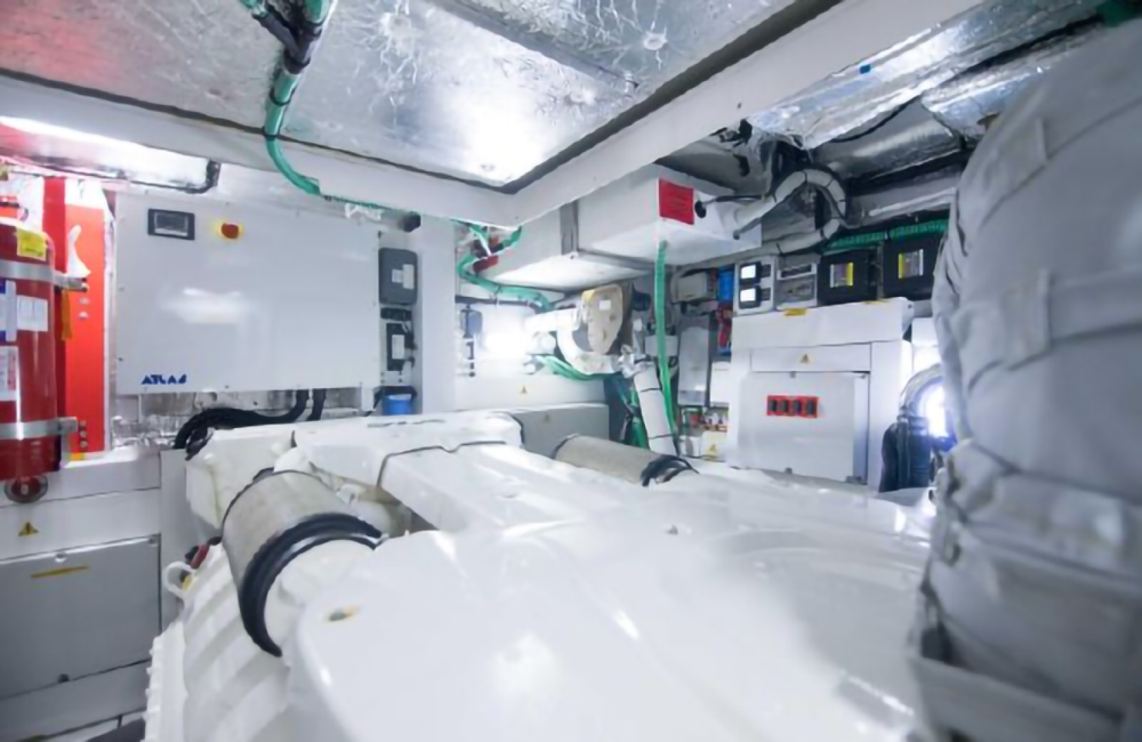 Slide: The Image of Sunseeker Predator 2018 - 1563410