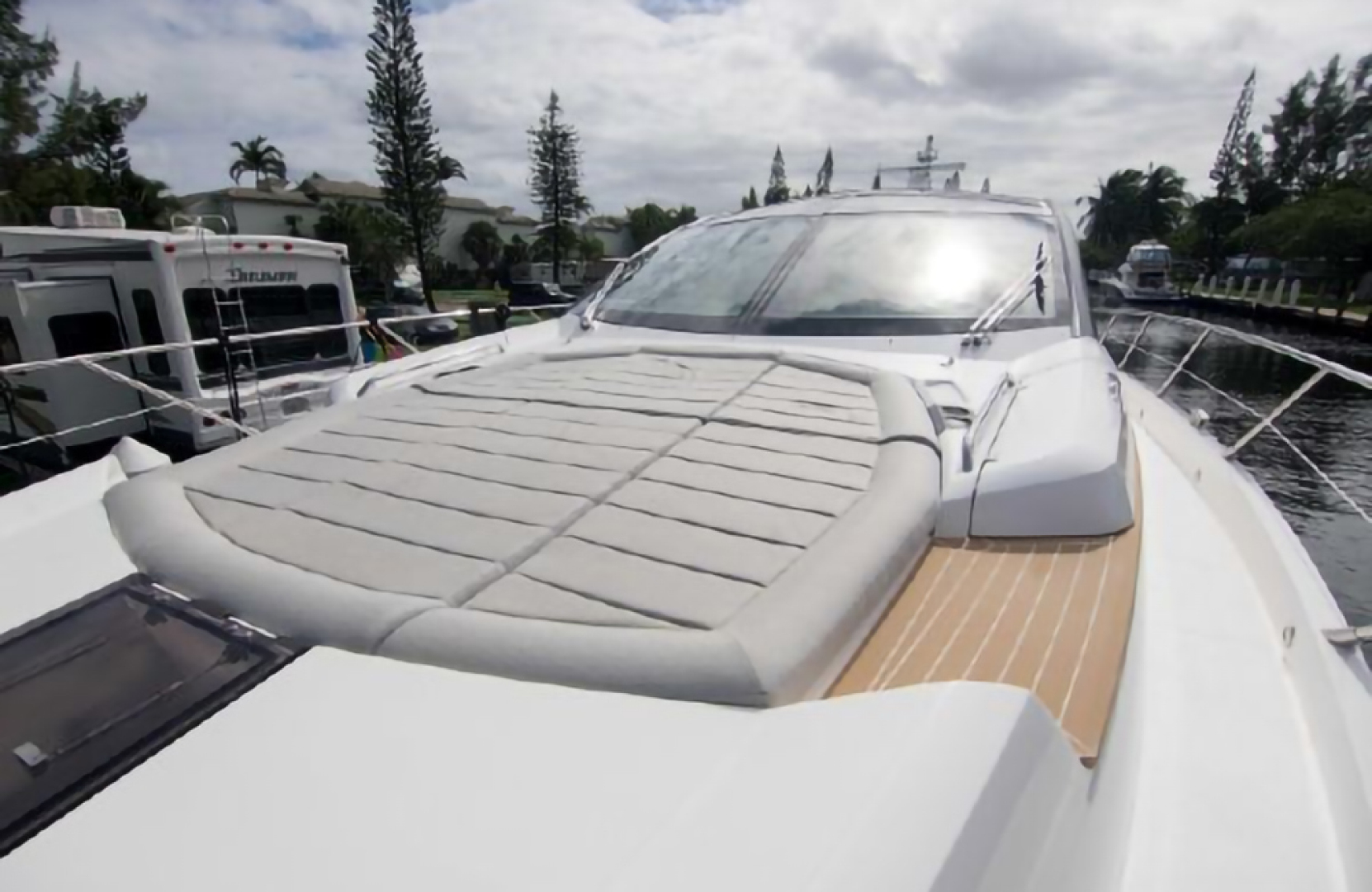 Slide: The Image of Sunseeker Predator 2018 - 1563422