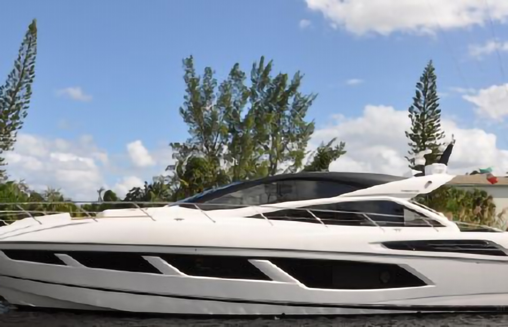 Slide: The Image of Sunseeker Predator 2018 - 1563431