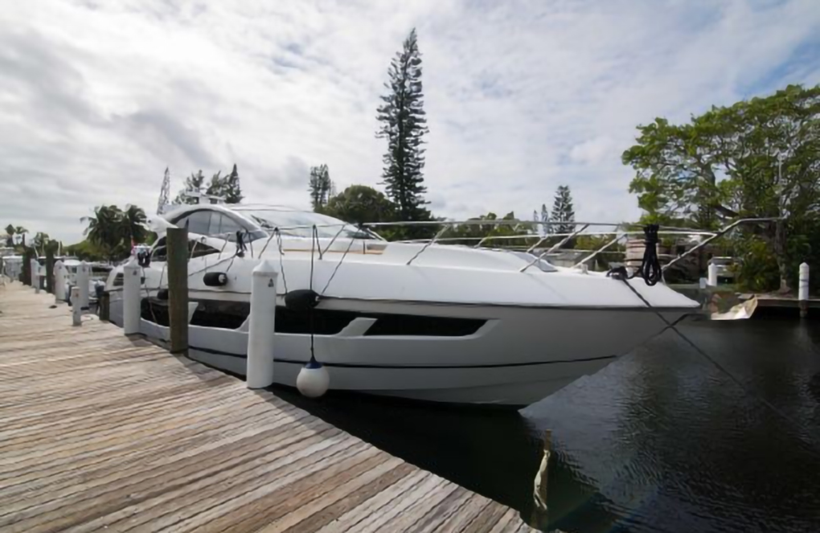 Slide: The Image of Sunseeker Predator 2018 - 1563433