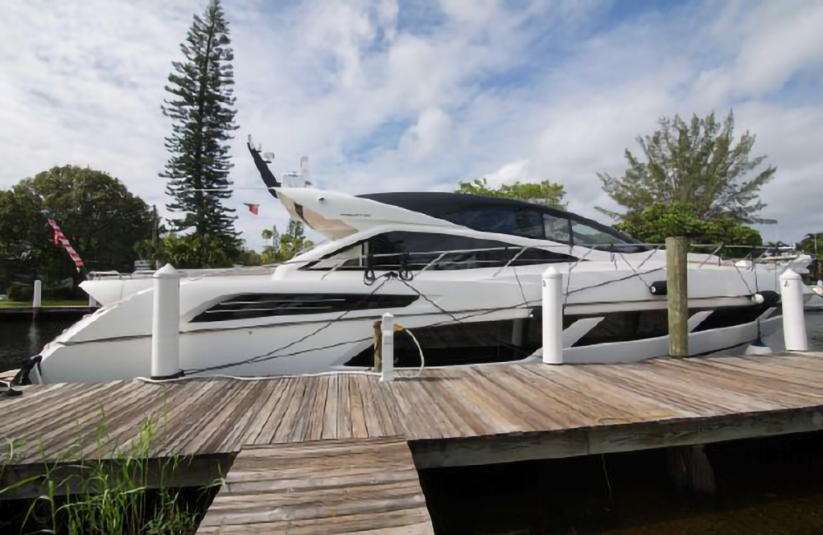 Slide: The Image of Sunseeker Predator 2018 - 1563434