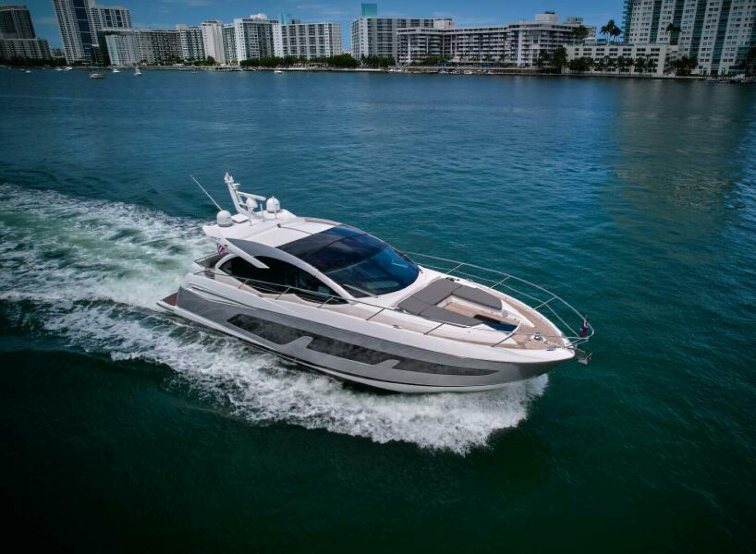 Slide: The Image of Sunseeker Predator 2018 - 5069991