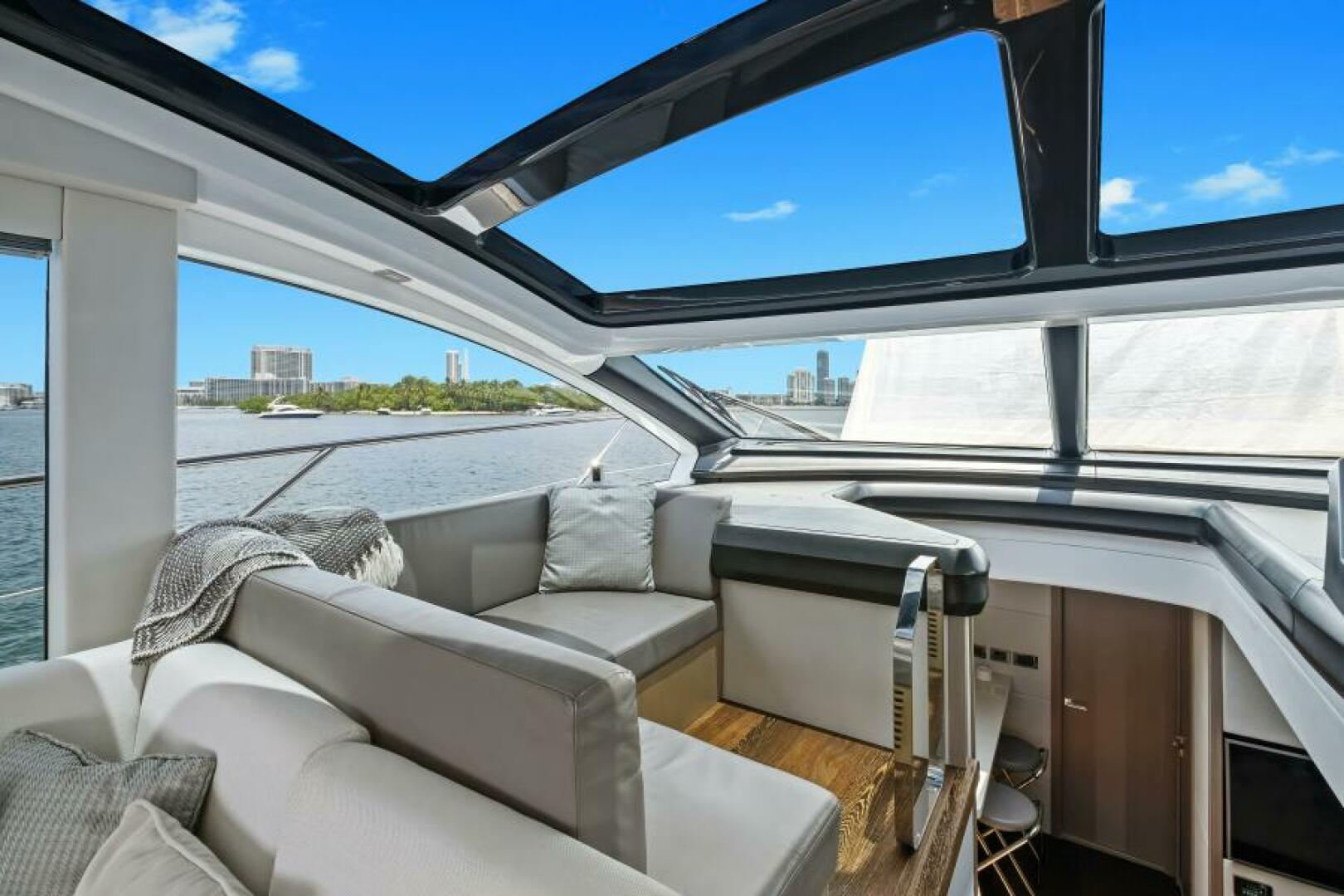 Slide: The Image of 2018 Sunseeker 50 Predator - 5070008