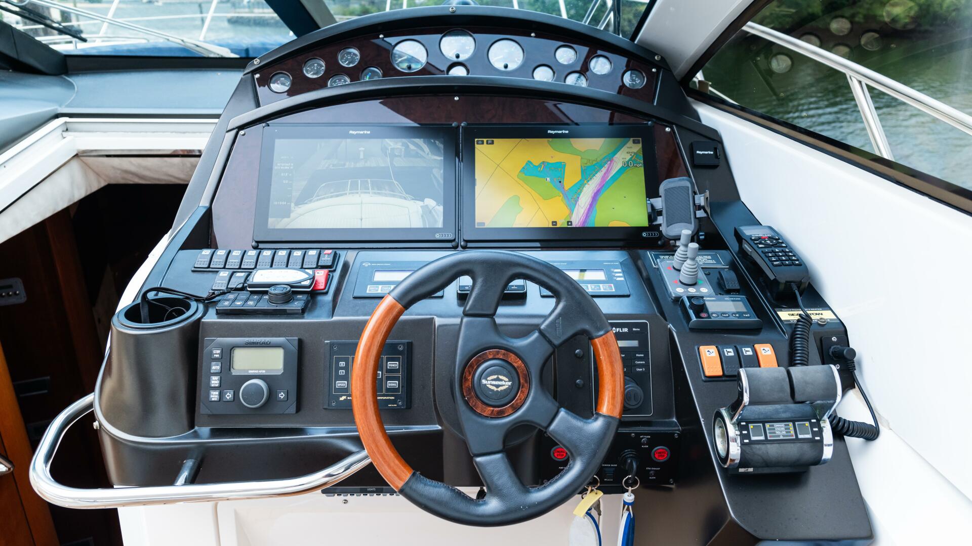 Slide: The Image of 55_Sunseeker_Predator_YachtWay 19 - 4562631