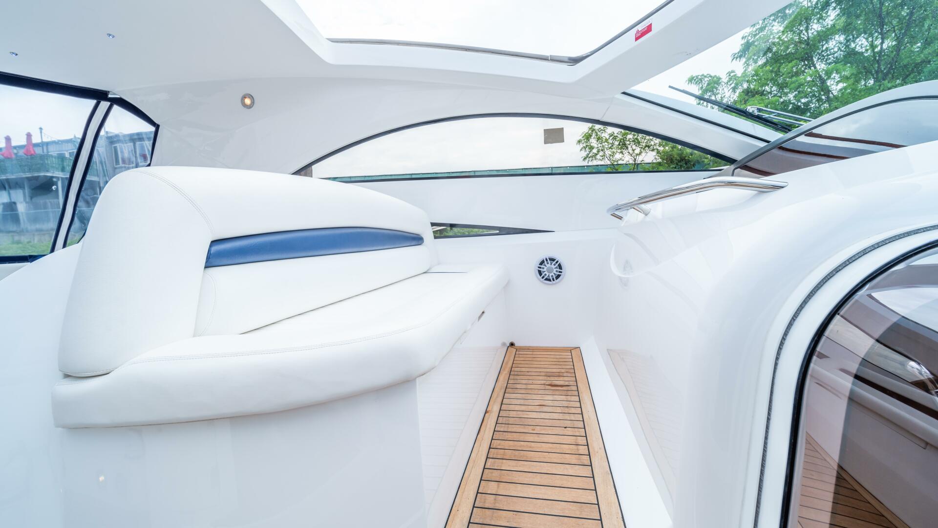 Slide: The Image of 55_Sunseeker_Predator_YachtWay 31 - 4562643
