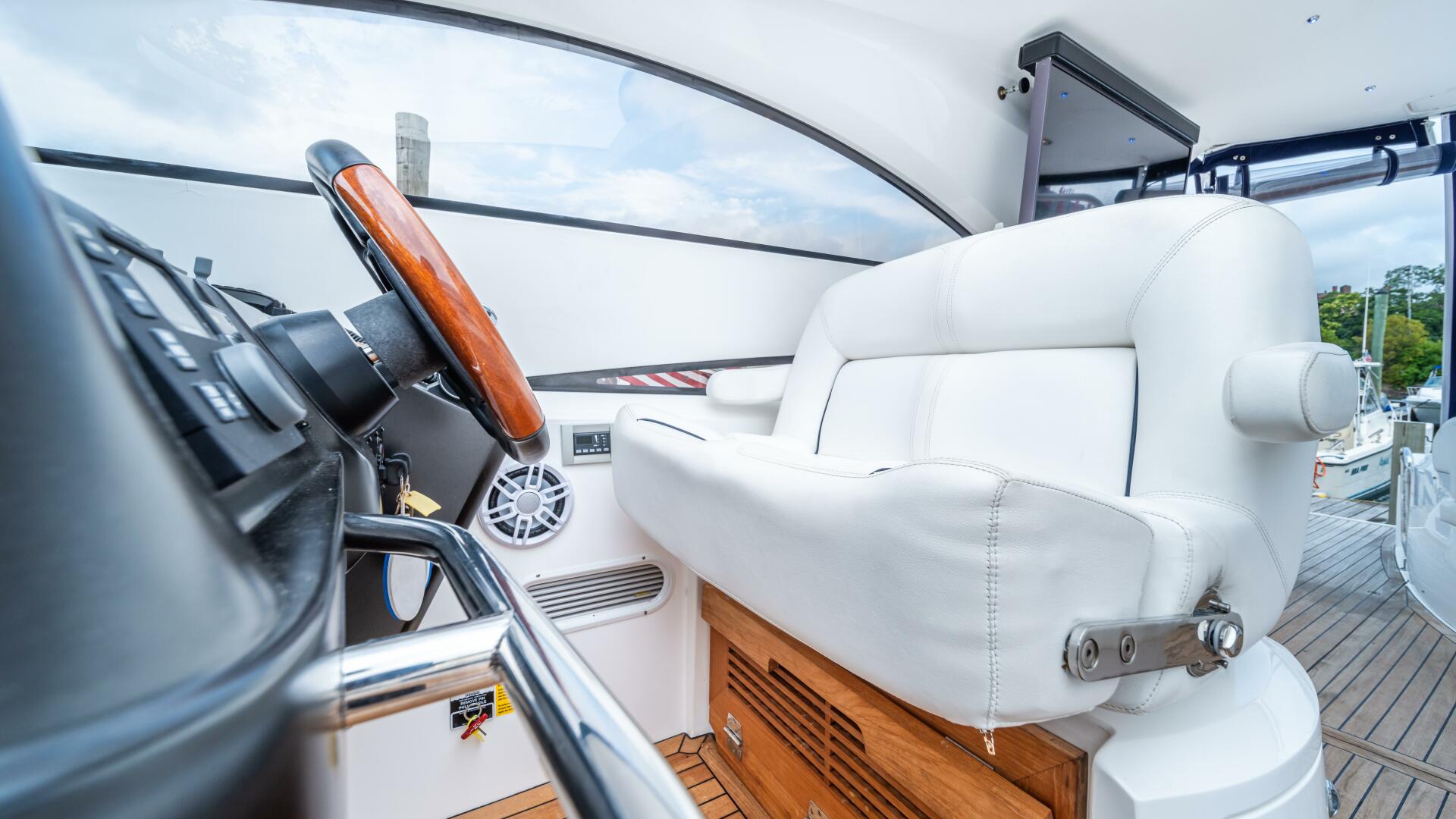 Slide: The Image of 55_Sunseeker_Predator_YachtWay 32 - 4562644