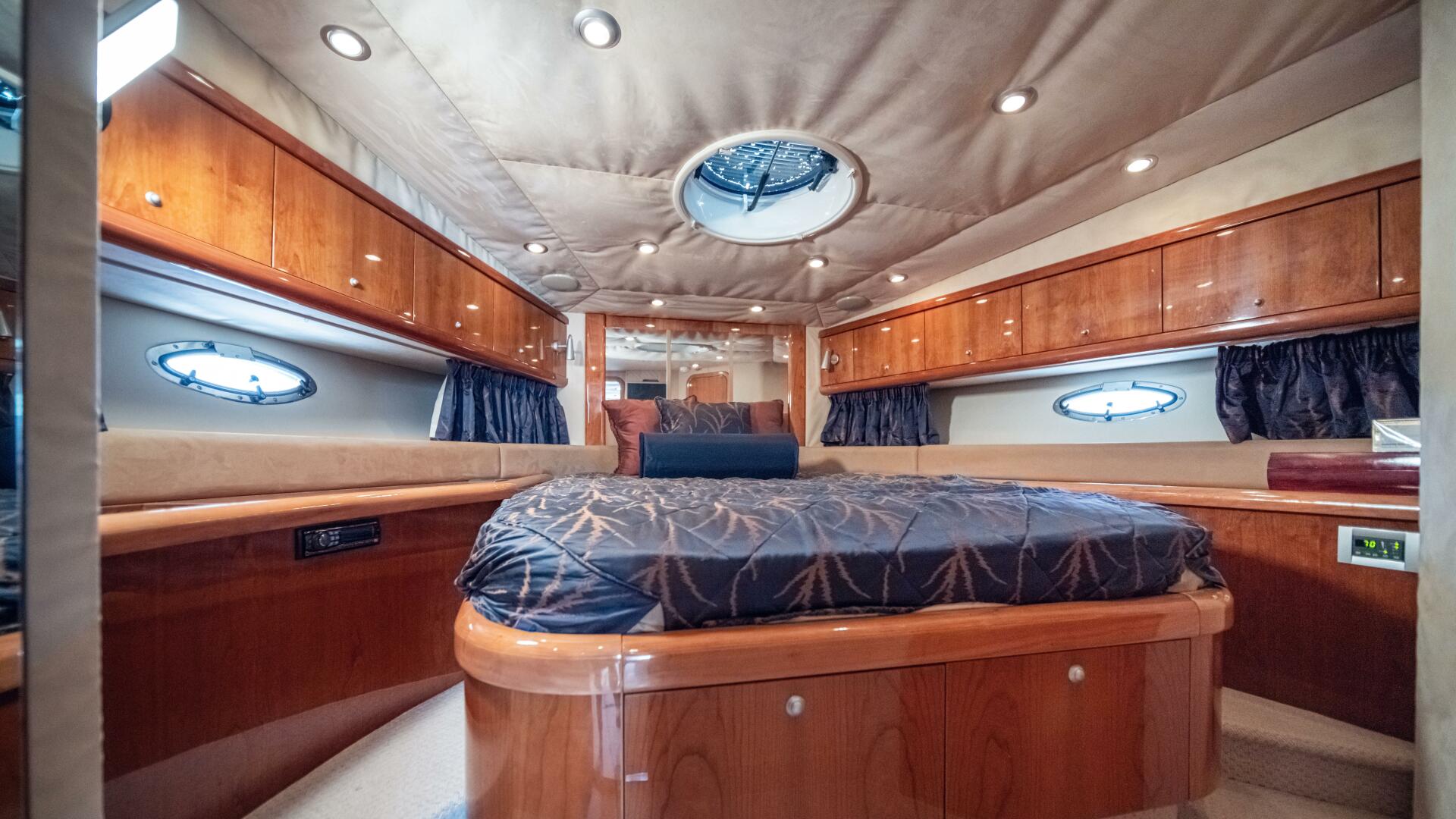 Slide: The Image of 55_Sunseeker_Predator_YachtWay 35 - 4562655