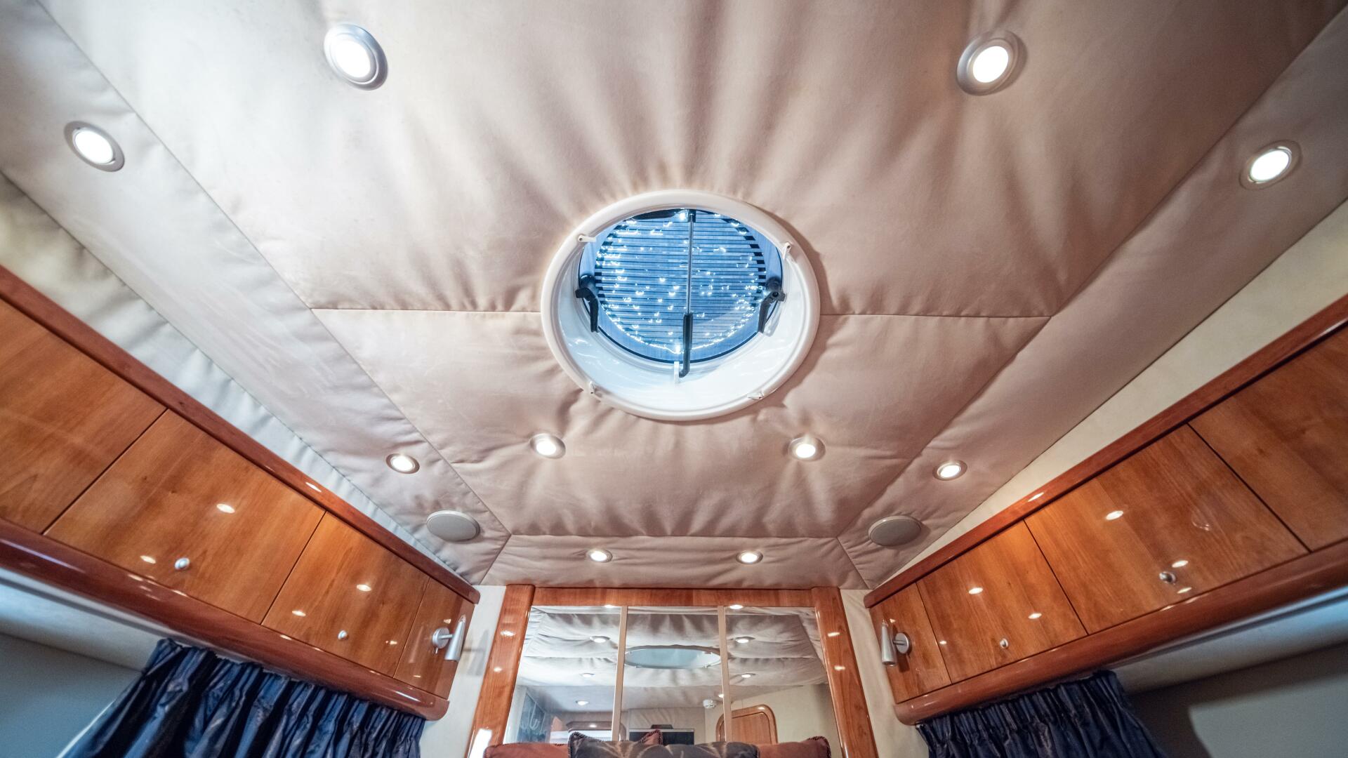 Slide: The Image of 55_Sunseeker_Predator_YachtWay 36 - 4562658