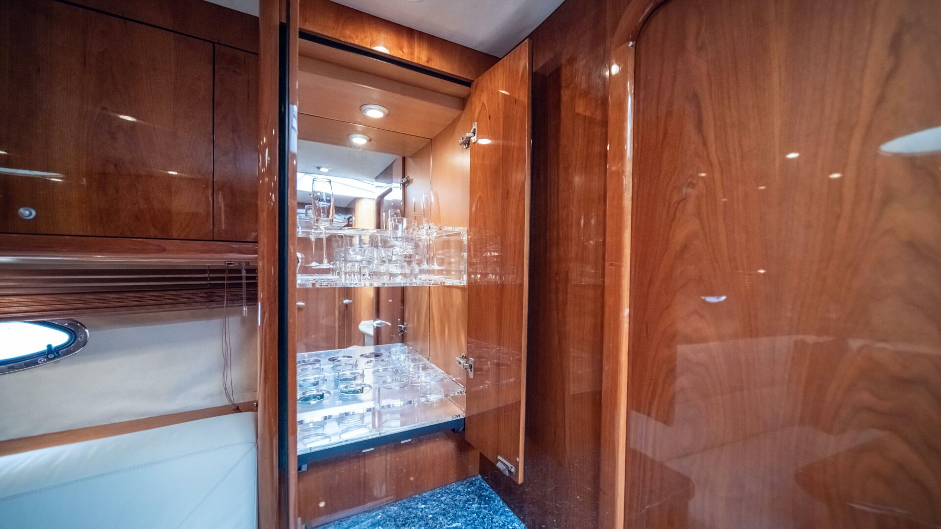 Slide: The Image of 55_Sunseeker_Predator_YachtWay 40 - 4562672