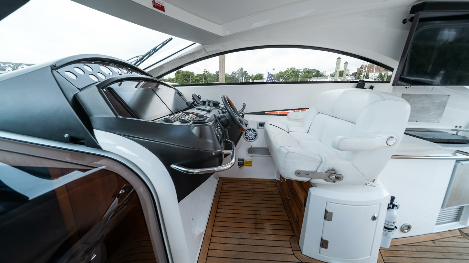 Slide: The Image of 55_Sunseeker_Predator_YachtWay 4 - 4562616