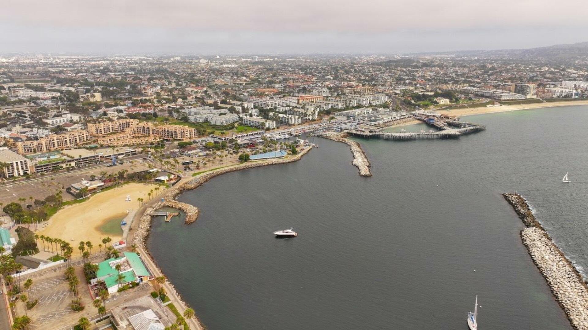 Slide: The Image of Sunseeker Predator 57 2019 - 4747050