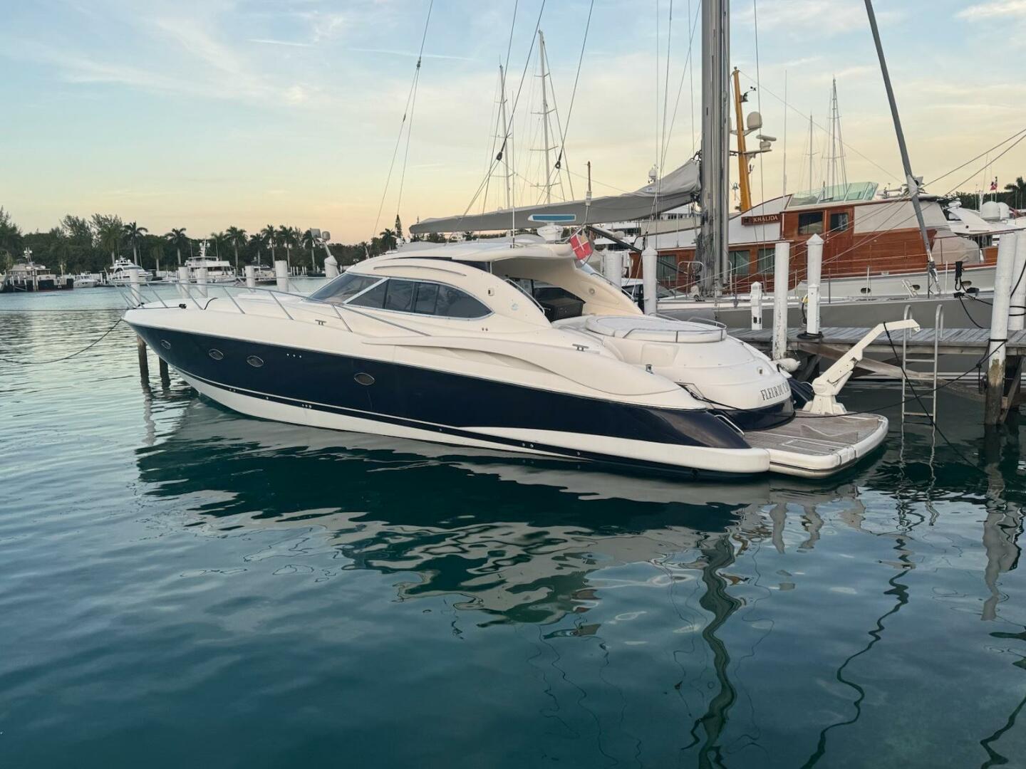 Slide: The Image of Sunseeker Predator 60 2000 - 5018448