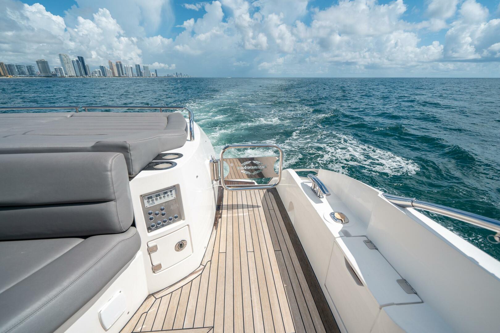 Slide: The Image of Sunseeker Predator 68 2018 - 4597671