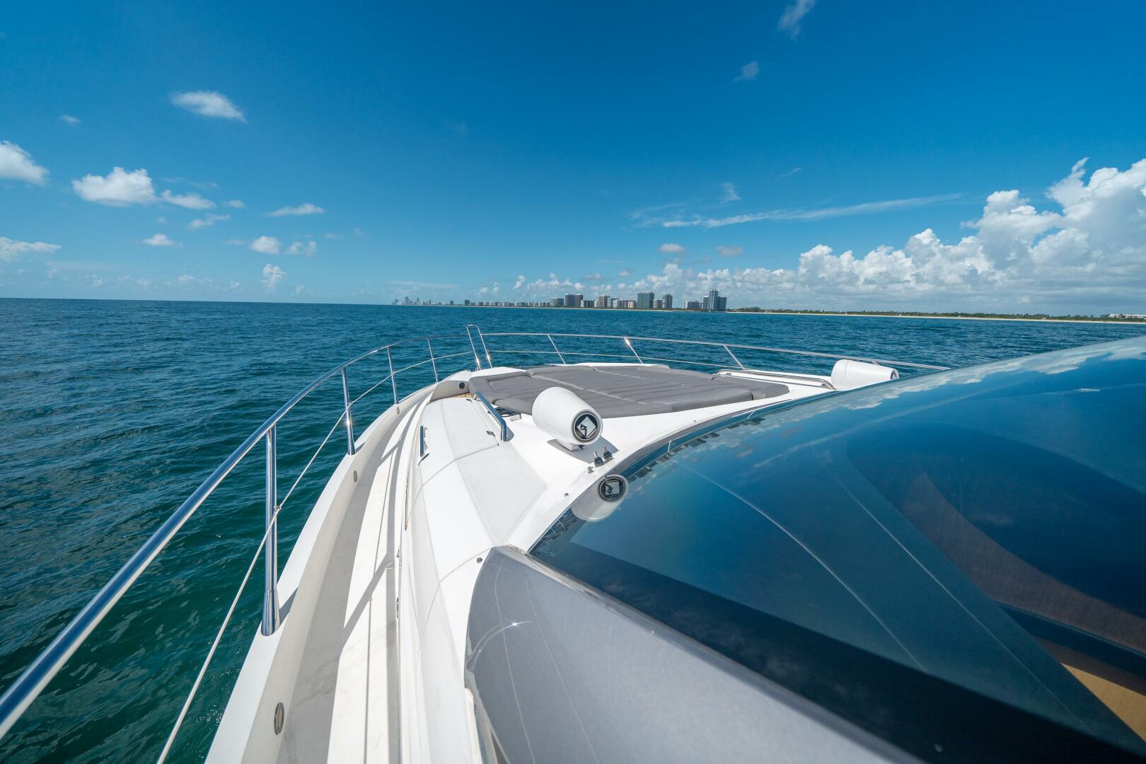 Slide: The Image of Sunseeker Predator 68 2018 - 4597674