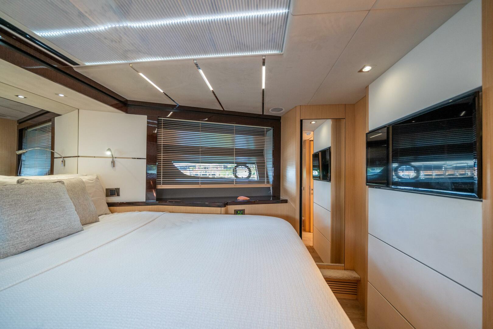 Slide: The Image of Sunseeker Predator 68 2018 - 4597694