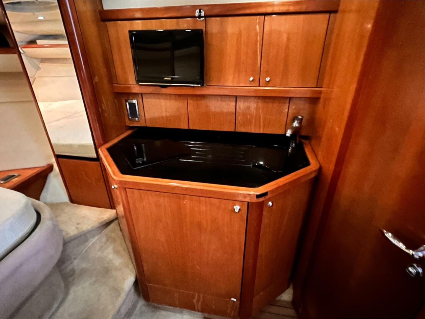 Slide: The Image of Sunseeker Sportfish 37 2005 - 5127472