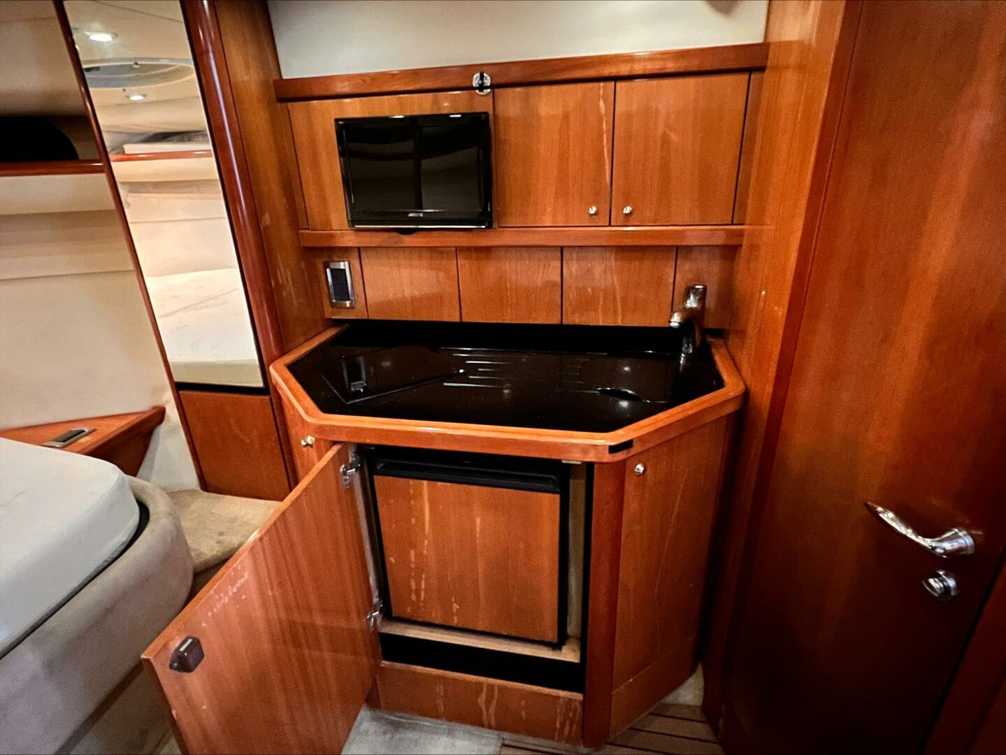 Slide: The Image of Sunseeker Sportfish 37 2005 - 5127473