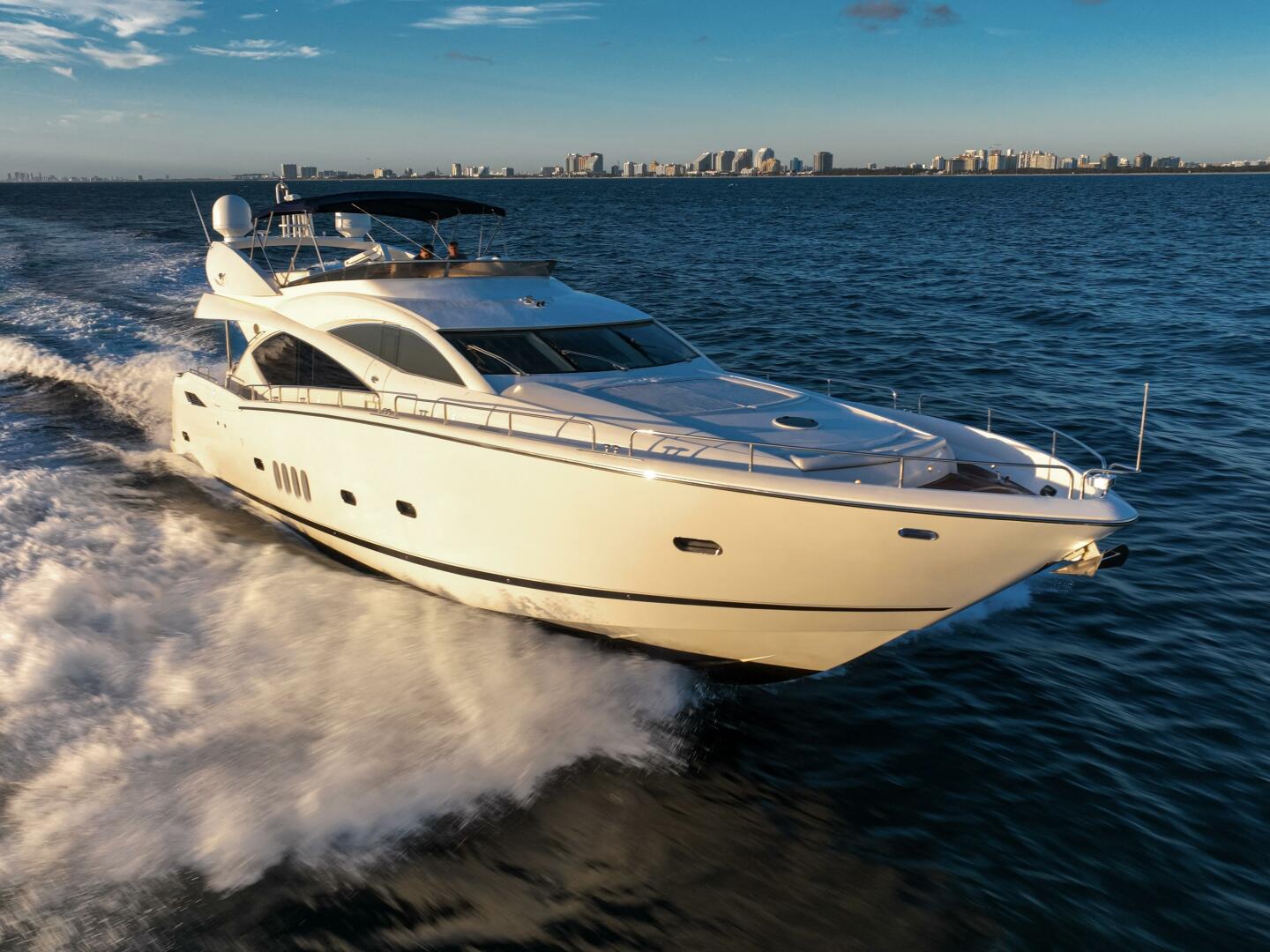 Slide: The Image of 82ft Sunseeker 2005 M/V Bella - 4067389