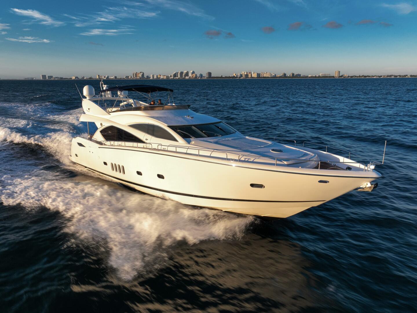 Slide: The Image of 82ft Sunseeker 2005 - M/V Bella - 4067429