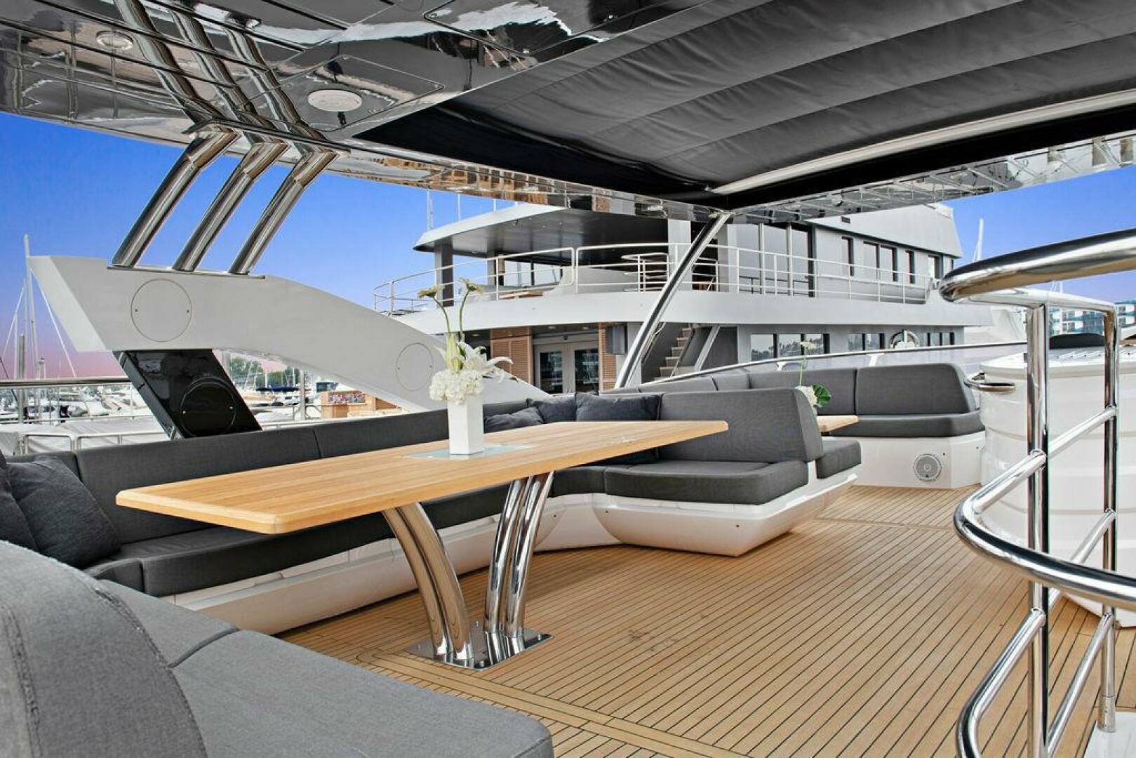 Slide: The Image of Flybridge Aft Seating - 4410421
