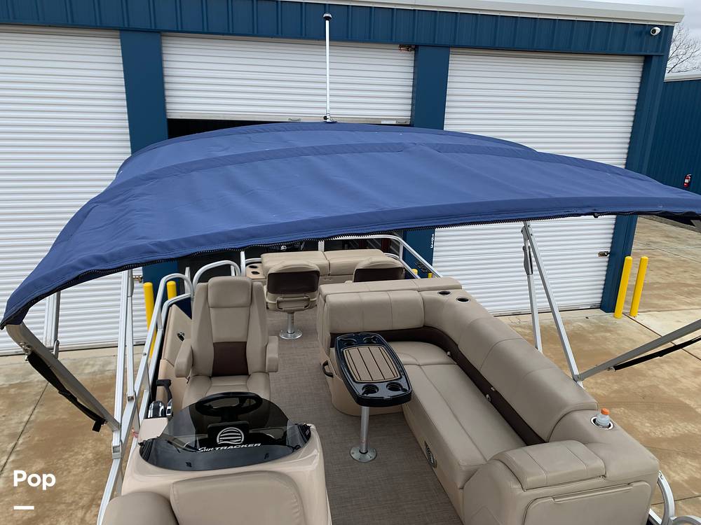 Slide: The Image of Sun Tracker 22 DLX Fishin" Barge 2019 - 26