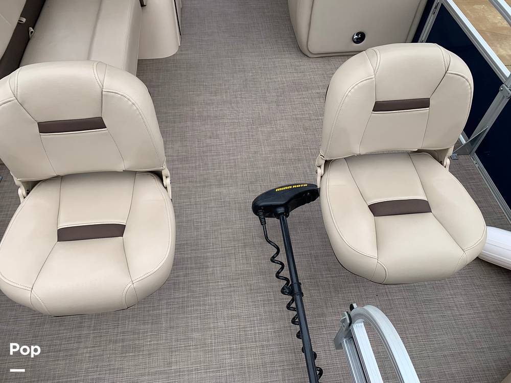 Slide: The Image of Sun Tracker 22 DLX Fishin" Barge 2019 - 28