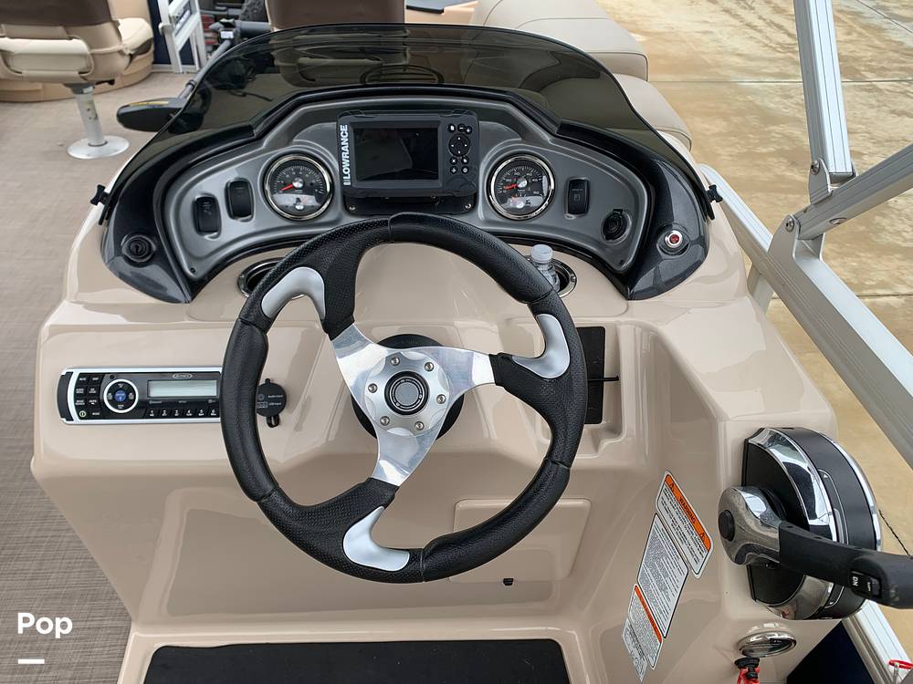 Slide: The Image of Sun Tracker 22 DLX Fishin" Barge 2019 - 36