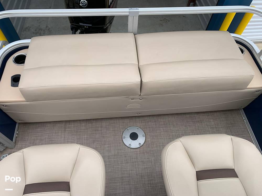 Slide: The Image of Sun Tracker 22 DLX Fishin" Barge 2019 - 37