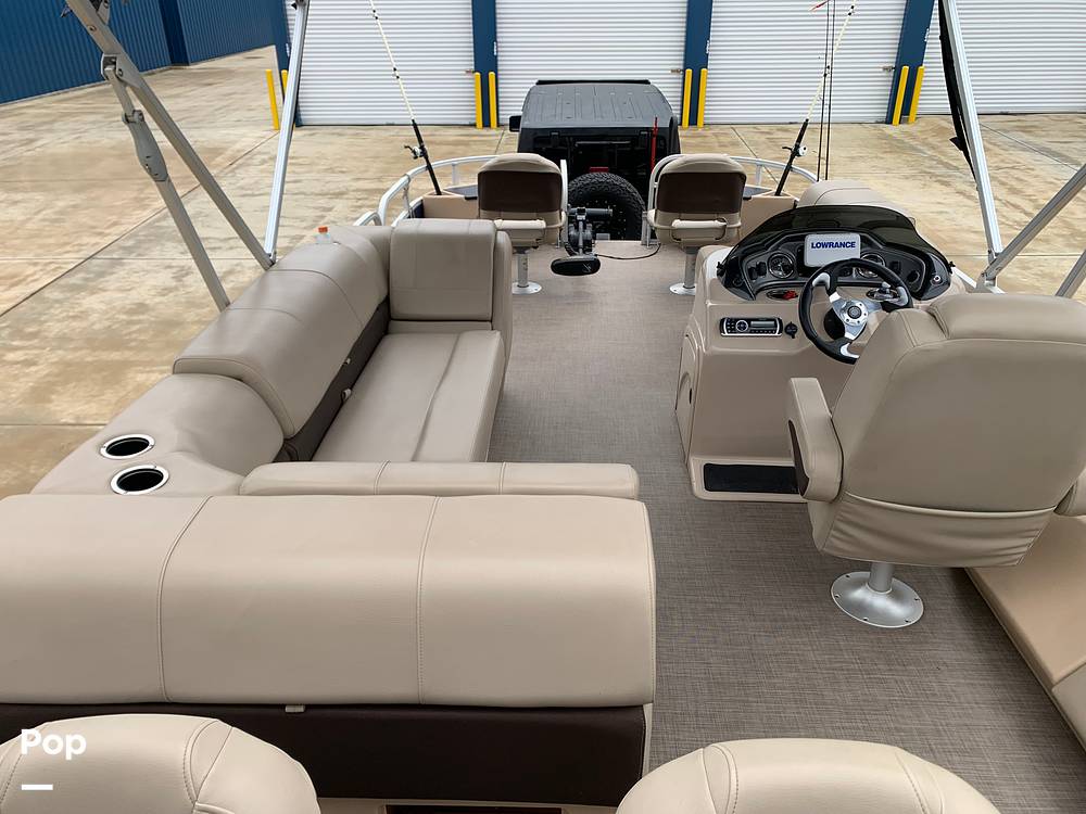 Slide: The Image of Sun Tracker 22 DLX Fishin" Barge 2019 - 38